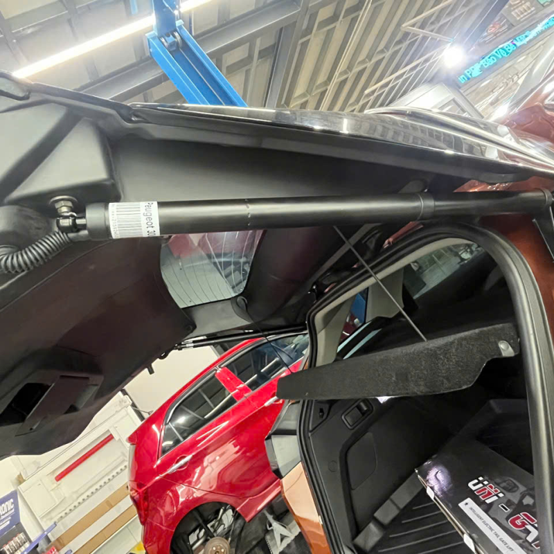 Peugeot 3008 cốp điện
