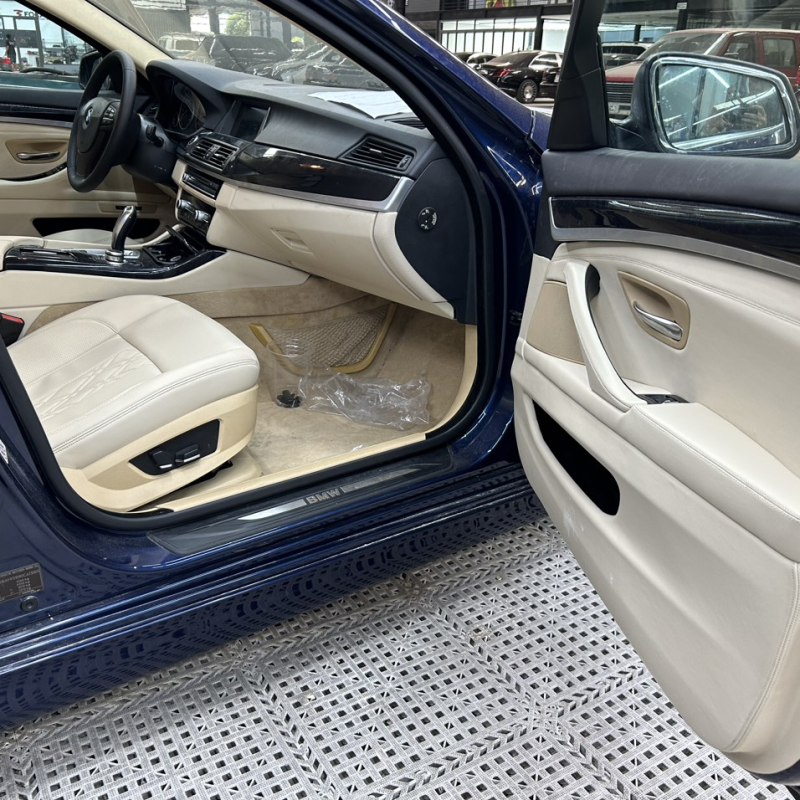 BMW 325i nệm da