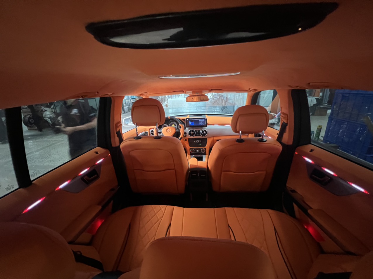 GLK 300 nệm da đổi màu nội thất